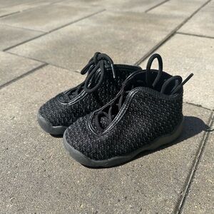 Nike Jordan’s black knit - 8C EUC